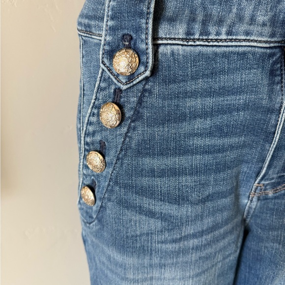 New Stylish Wide-Leg Denim Jeans with Button Details! - Picture 2 of 13